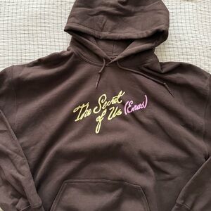Gracie Abram’s the secret of us eras brown hoodie. Rare